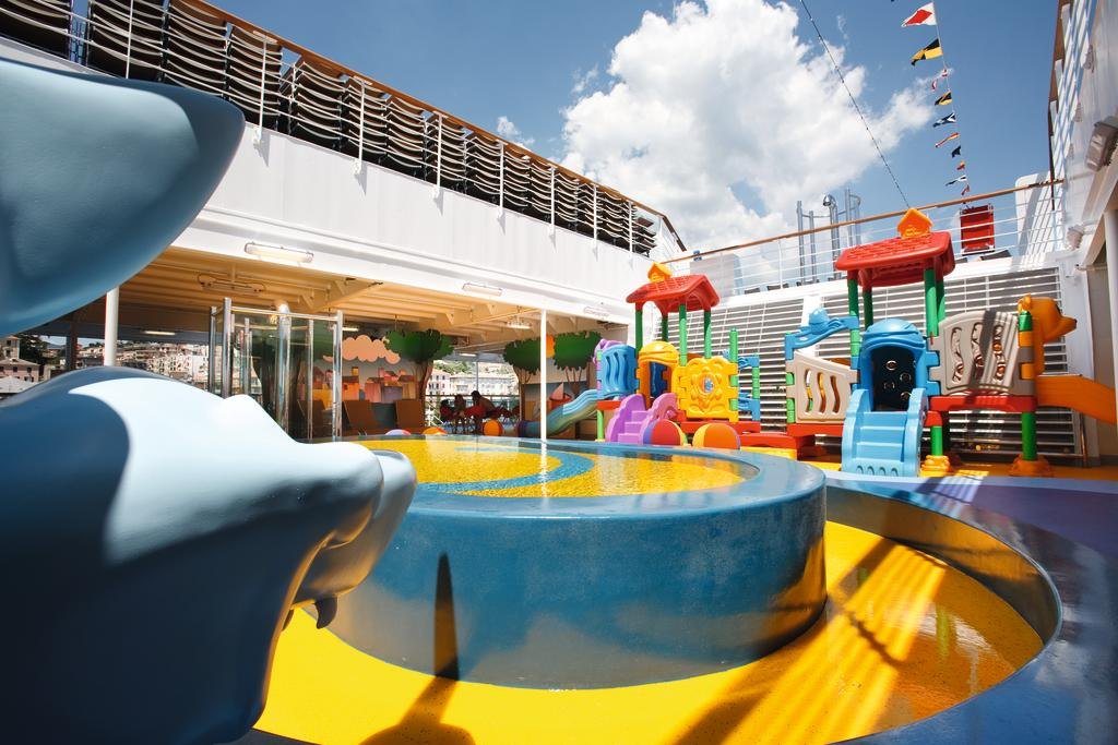 Costa Pacifica: Zona Squok al aire libre