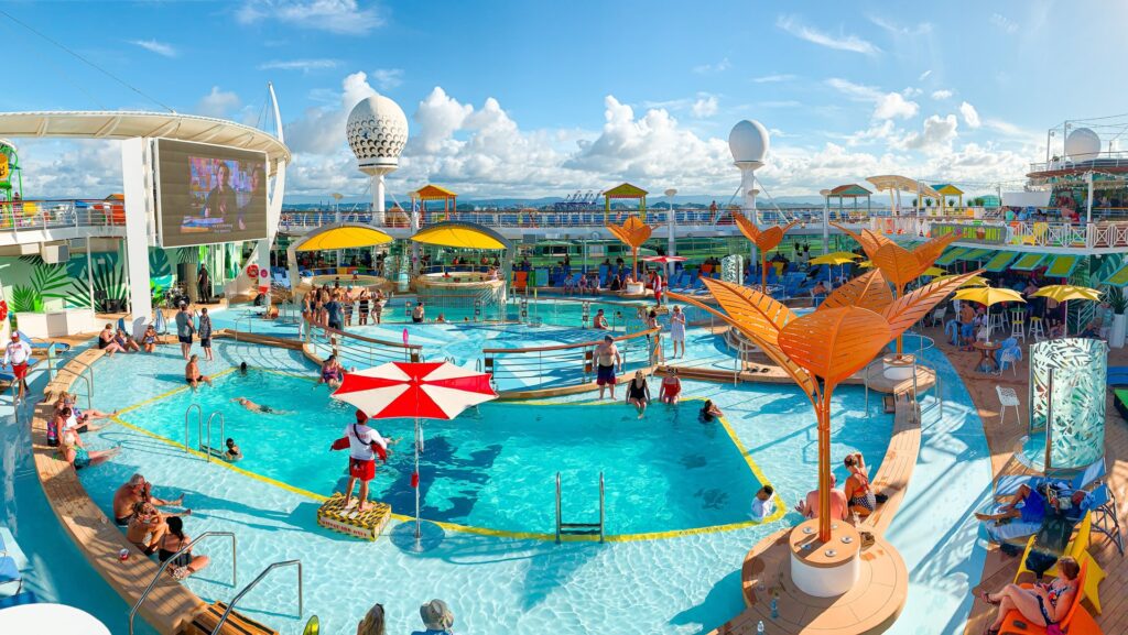 Freedom of the Seas: Cubierta de piscinas
