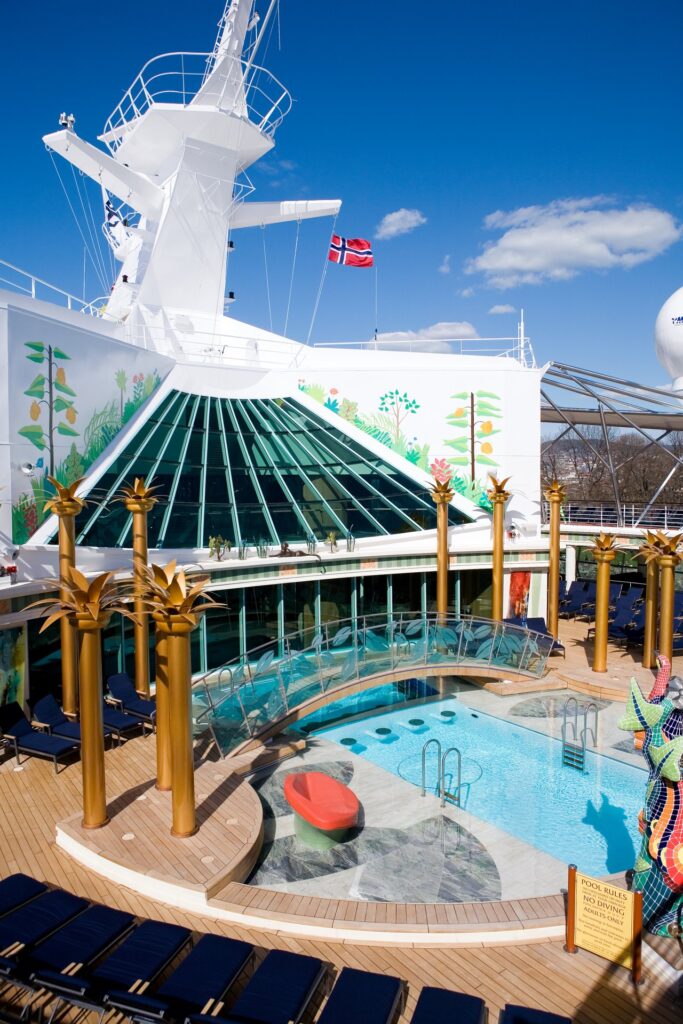 Independence of the Seas: Solarium