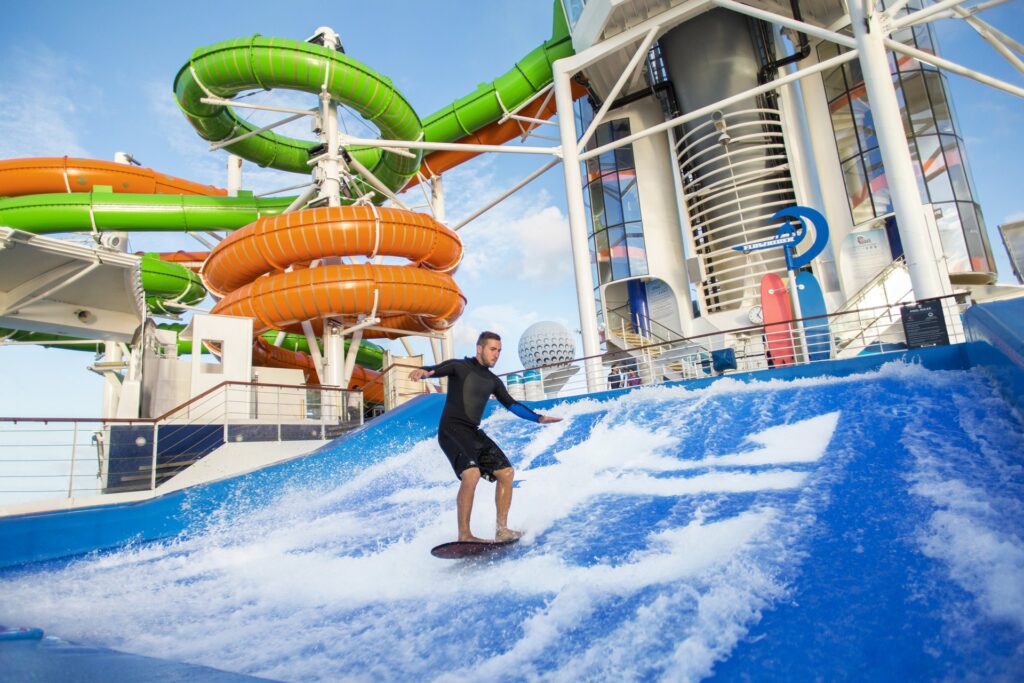 Liberty of the Seas: FlowRider y The Perfect Storm