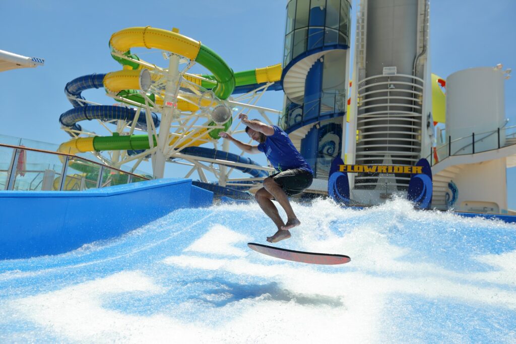 Mariner of the Seas: FlowRider