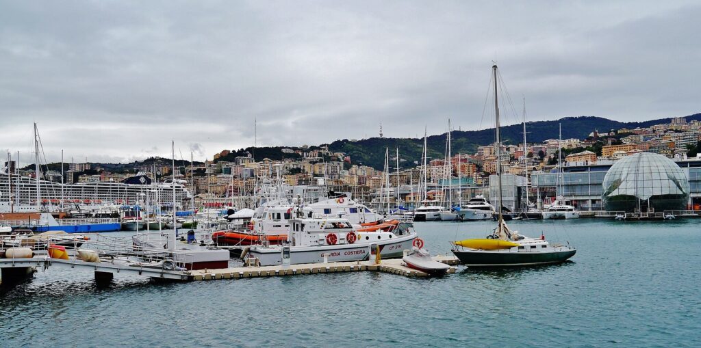Casco antiguo de Génova y Via Garibaldi: El puerto viejo y el Bigo