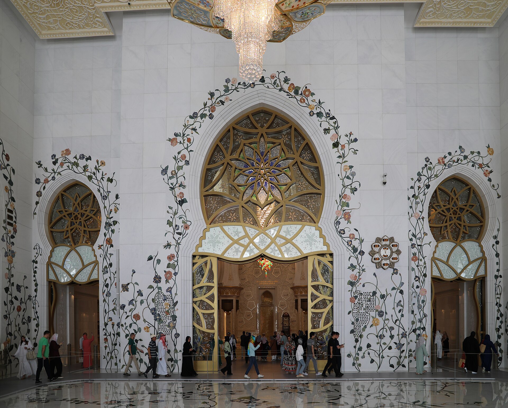 Sheikh Zayed Grand Mosque: Inside the Sheikh Zayed Grand Mosque