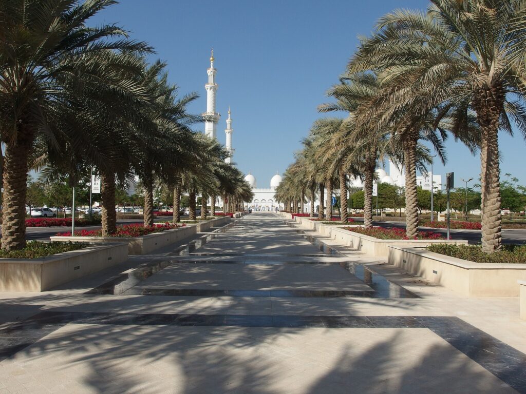 Sheikh Zayed Grand Mosque: The palm-lined approach to the mosque