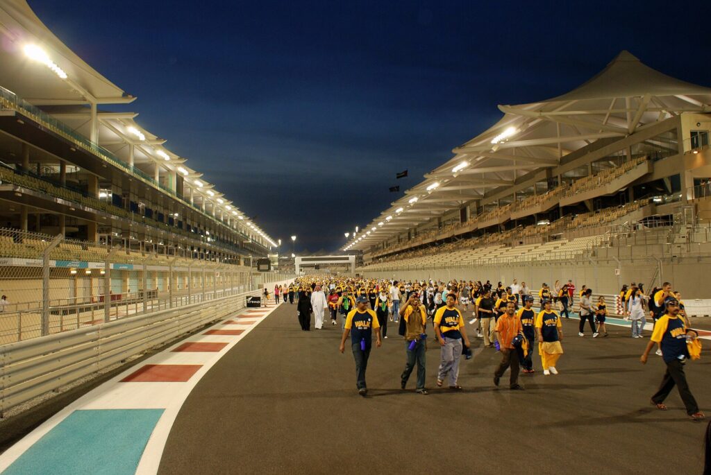 Yas Marina Circuit F1: Walking on the track at night