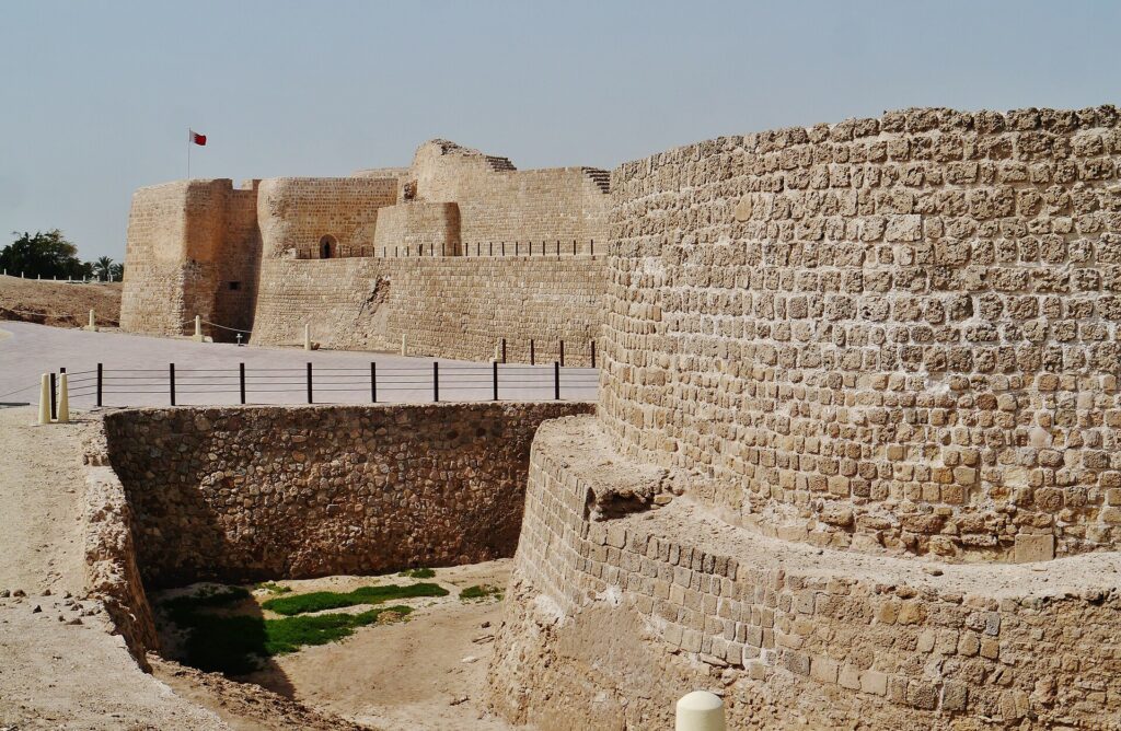 City tour: The walls of the fort