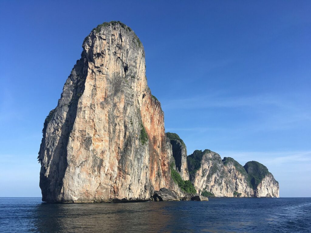 Phi Phi Islands: Limestone cliffs of Phi Phi Leh