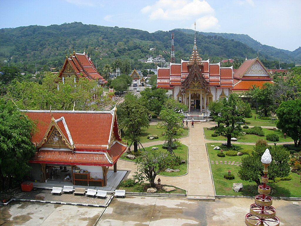 Wat Chalong: The temple grounds