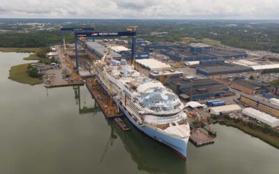 Legend of the Seas alcanza un hito en su construcción al flotar por primera vez