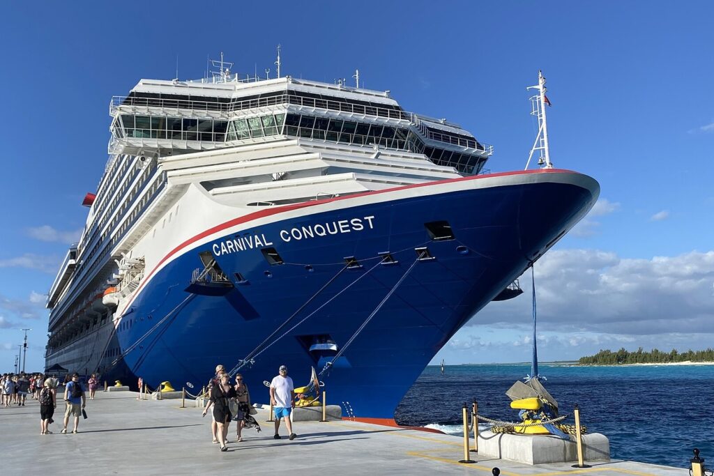 Celebration Key: Un barco atracado en el muelle de Celebration Key
